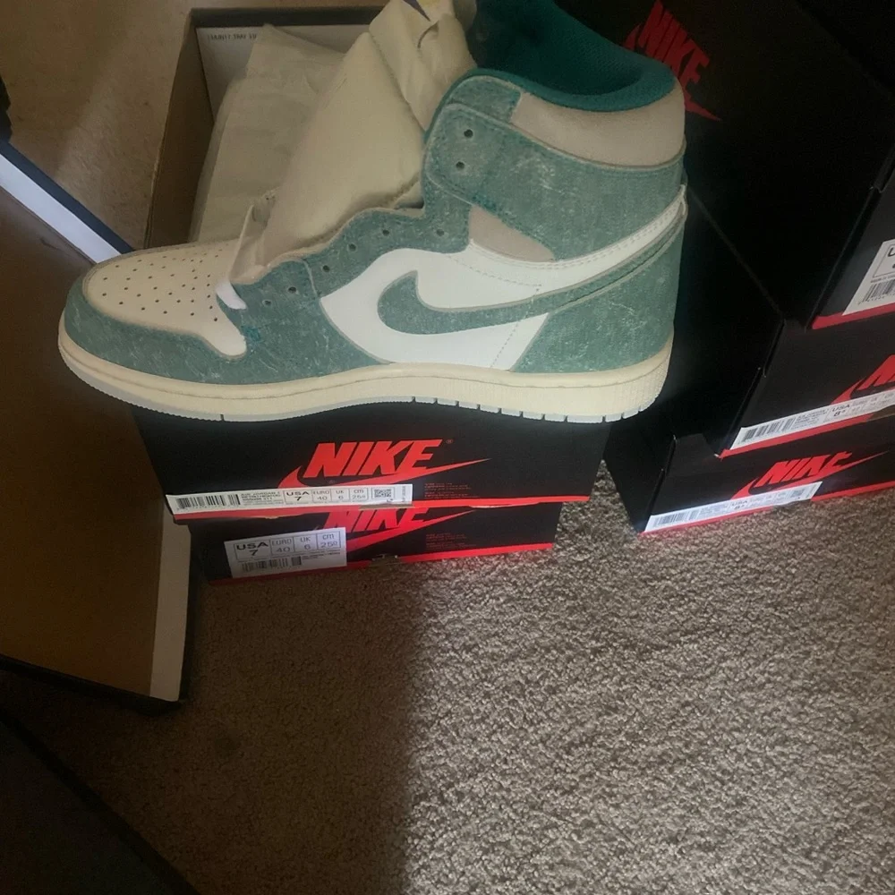 Nike Kids Red and White High-Top Sneakers - Picture 2 of 3